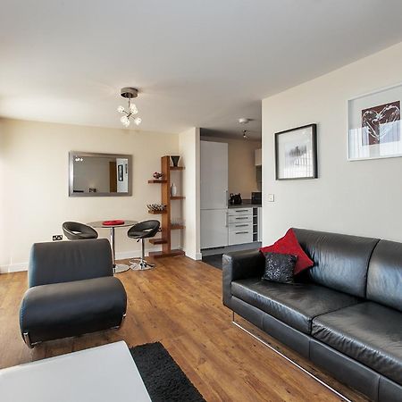 Shortstaymk Vizion Apartments, With Free Superfast Wi-Fi, Parking, Sky Sports And Movies Милтон-Кейнс Номер фото