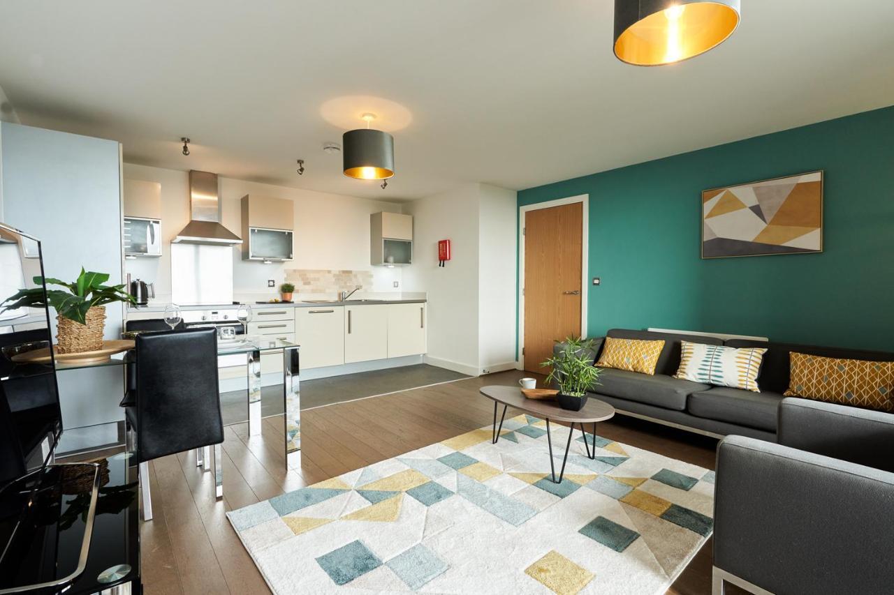 Shortstaymk Vizion Apartments, With Free Superfast Wi-Fi, Parking, Sky Sports And Movies Милтон-Кейнс Экстерьер фото