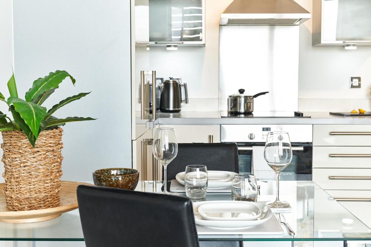Shortstaymk Vizion Apartments, With Free Superfast Wi-Fi, Parking, Sky Sports And Movies Милтон-Кейнс Экстерьер фото