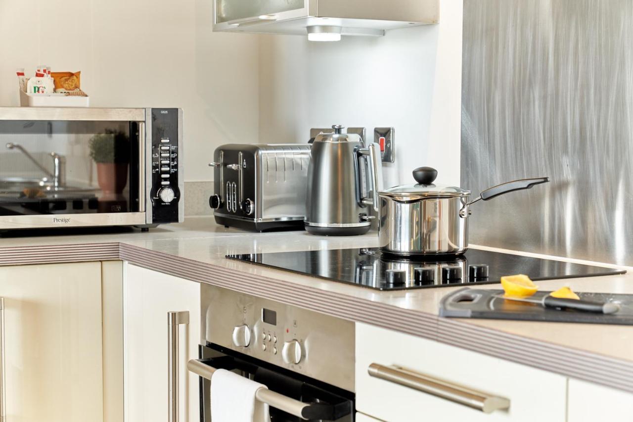 Shortstaymk Vizion Apartments, With Free Superfast Wi-Fi, Parking, Sky Sports And Movies Милтон-Кейнс Экстерьер фото