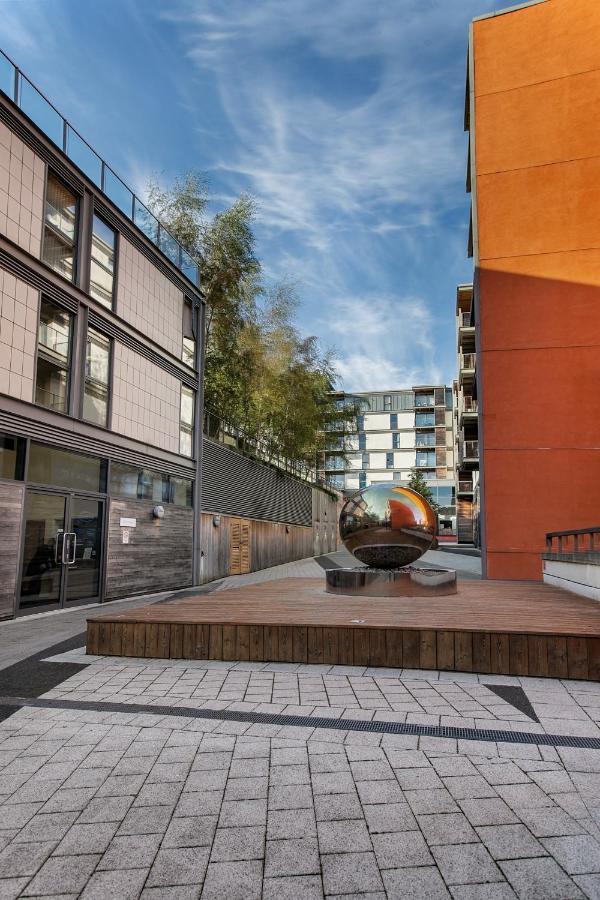Shortstaymk Vizion Apartments, With Free Superfast Wi-Fi, Parking, Sky Sports And Movies Милтон-Кейнс Экстерьер фото
