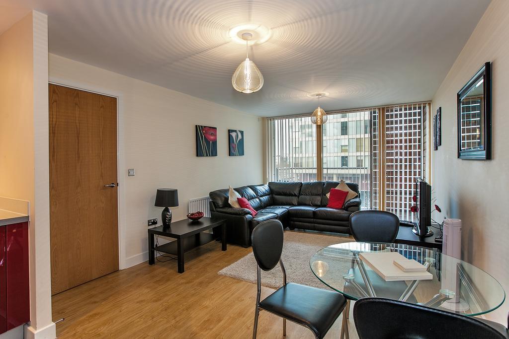 Shortstaymk Vizion Apartments, With Free Superfast Wi-Fi, Parking, Sky Sports And Movies Милтон-Кейнс Номер фото