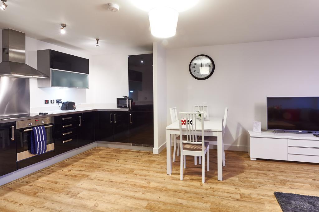 Shortstaymk Vizion Apartments, With Free Superfast Wi-Fi, Parking, Sky Sports And Movies Милтон-Кейнс Экстерьер фото