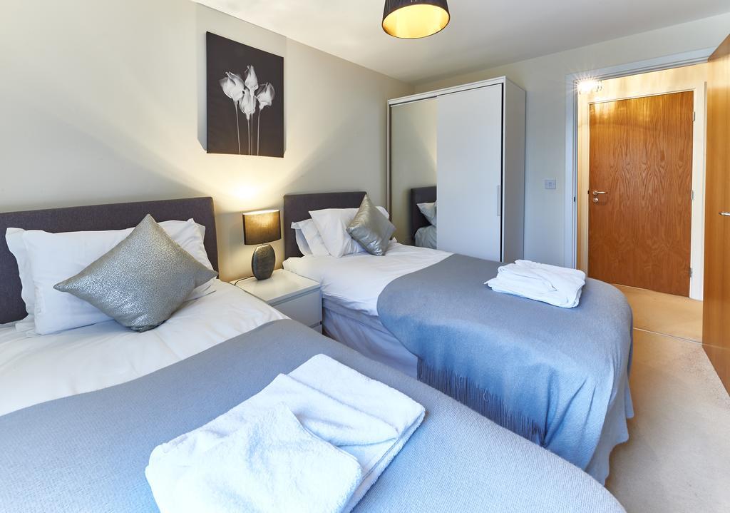 Shortstaymk Vizion Apartments, With Free Superfast Wi-Fi, Parking, Sky Sports And Movies Милтон-Кейнс Экстерьер фото