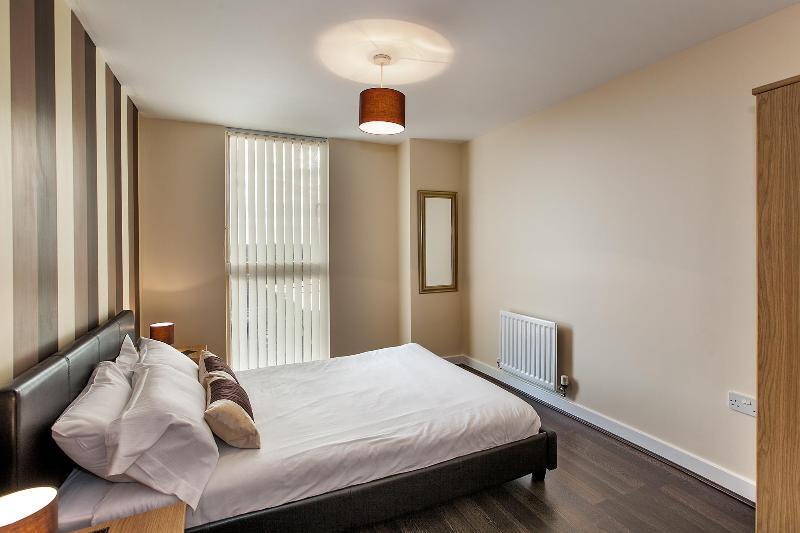 Shortstaymk Vizion Apartments, With Free Superfast Wi-Fi, Parking, Sky Sports And Movies Милтон-Кейнс Экстерьер фото