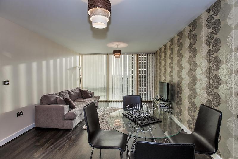 Shortstaymk Vizion Apartments, With Free Superfast Wi-Fi, Parking, Sky Sports And Movies Милтон-Кейнс Экстерьер фото